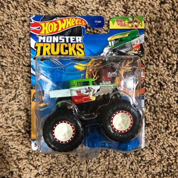 Hot Wheels Other - Hot Wheels Monster Trucks - Snack Pack HW Pizza Co. Truck - 1:64 Scale - NEW!